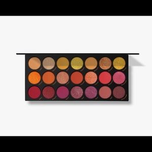 Karity Picante Eyeshadow Palette BNIB/UN-OPENED
